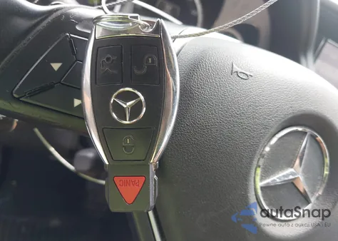 2013 Mercedes-Benz E 350 z USA, uszkodzony, nr VIN WDDHF5KB6DA682949